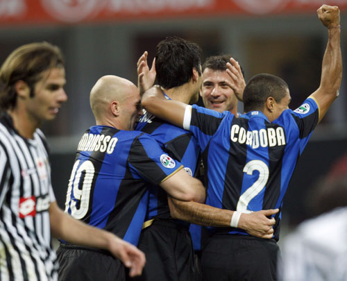 莱万特高层：几乎每天都收到关于埃永的报价，冬窗不考虑出售他（莱万特高层：埃永报价几乎天天来，冬窗无意出售）