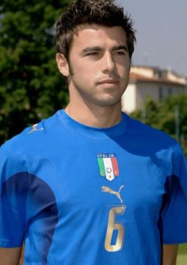 决赛踢满全场送出3次关键传球，维蒂尼亚当选洲际杯最佳球员（决赛打满全场奉献3次关键传球，维蒂尼亚荣膺洲际杯MVP）