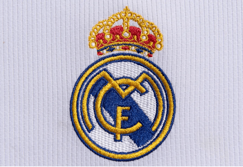 卫报：伯恩茅斯多名后防主力离队，新赛季前景如何尚待观察（卫报：伯恩茅斯后防多名主力出走，新赛季前景仍存变数）