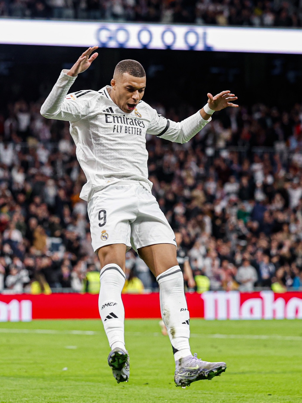 意杯战报：卡斯特罗头球绝杀，博洛尼亚2-1帕尔马（意大利杯战报：卡斯特罗头槌绝杀，博洛尼亚2-1击败帕尔马）