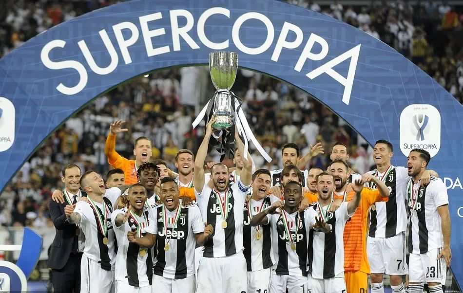 塞维利亚官方：因俱乐部上诉，主场部分看台关闭的处罚将暂停（塞维利亚官宣：俱乐部上诉获受理，主场部分看台关闭处罚暂缓执行）